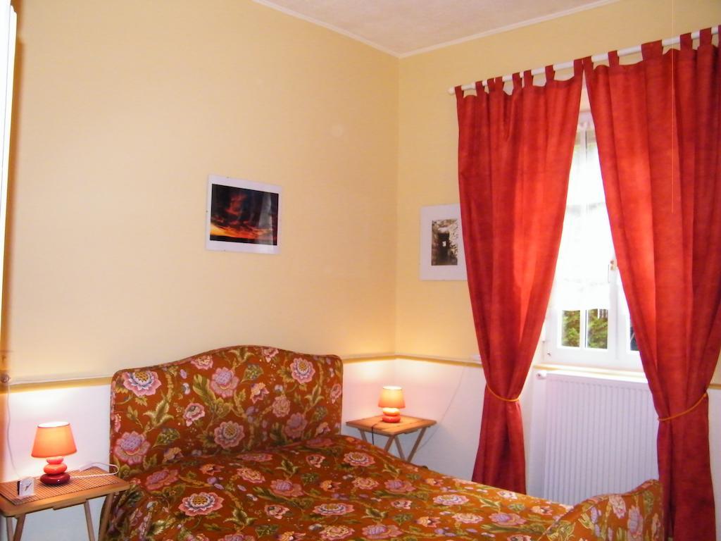 Villa Des Capucins Luxeuil-les-Bains Habitación foto
