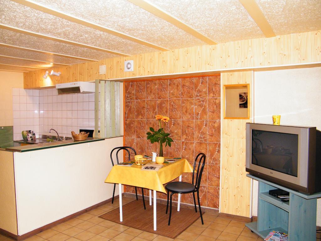 Villa Des Capucins Luxeuil-les-Bains Habitación foto